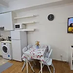 Apartamento Cave -1 Estudio Inteiro No Areeiro Em Lisboa