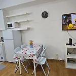 Apartamento Cave -1 Estudio Inteiro No Areeiro Em Lisboa
